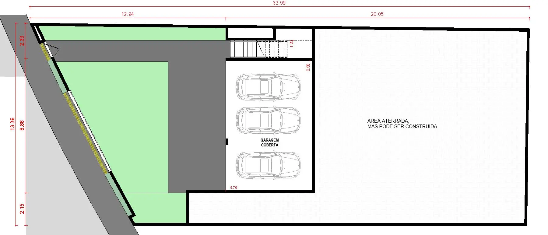 Projeto de casa triplex com 293,06 m², 5 quartos, 9 vagas de garagem, 3 suítes, 5 banheiros, área gourmet e piscina. Ideal para lote de 14x35m. Disponível no site Solidar Projetos.